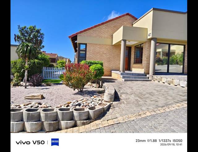 2 BEDROOM TOWNHOUSE FOR SALE IN SEEMEEU PARK